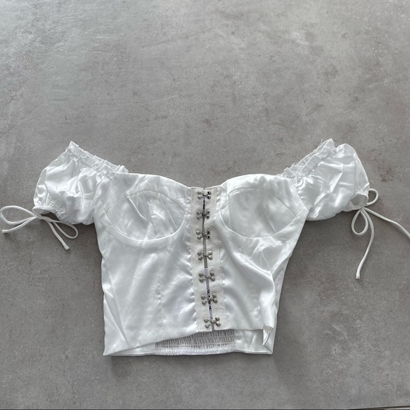 ALLYSON TOP WHITE - Picture 5 of 15